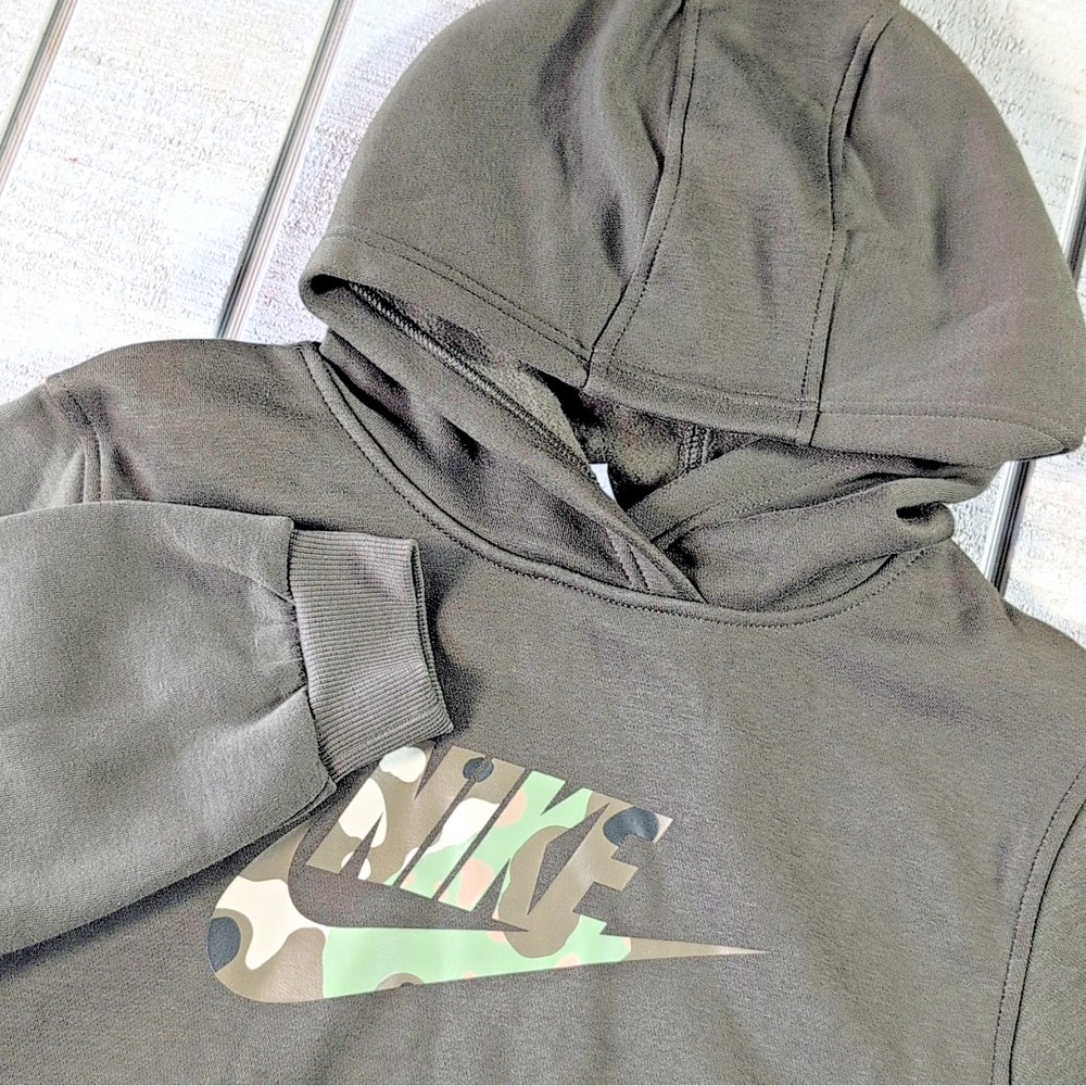 Nike Sportswear Club Fleece Hoodie Boys L Green Yellow Camo Logo Swoosh Outdoors